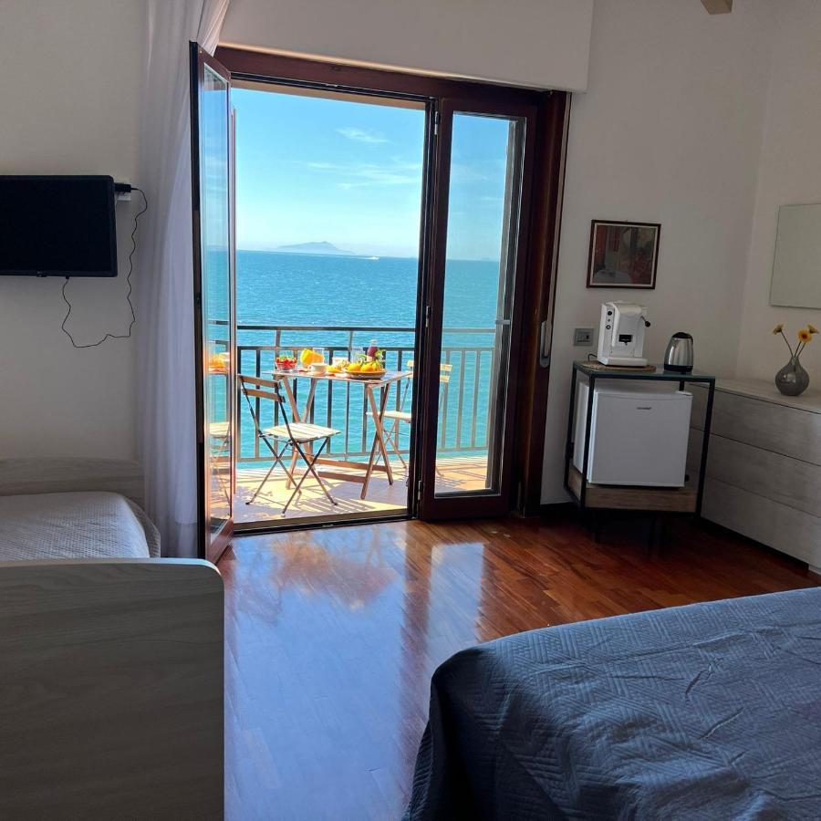 Bed and Breakfast Vip Sul Mare à Castellammare di Stabia Extérieur photo